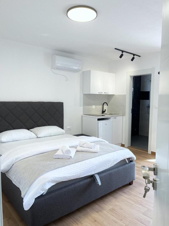 Lana Apartmani Bar Esterno foto