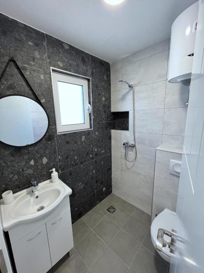 Lana Apartmani Bar Esterno foto