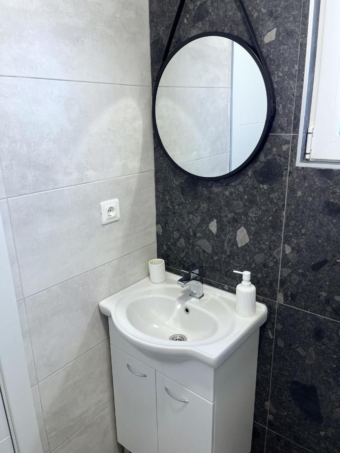 Lana Apartmani Bar Esterno foto