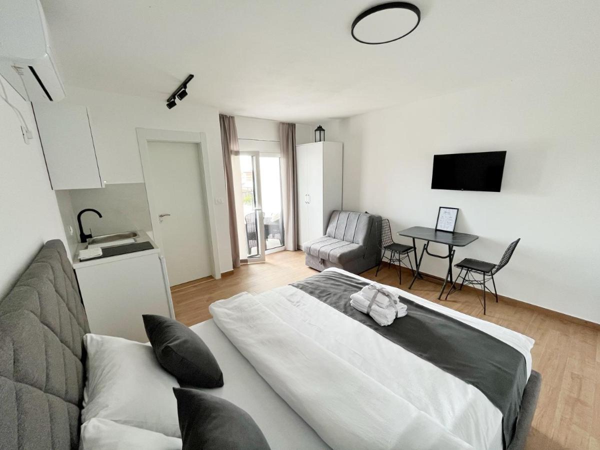Lana Apartmani Bar Esterno foto