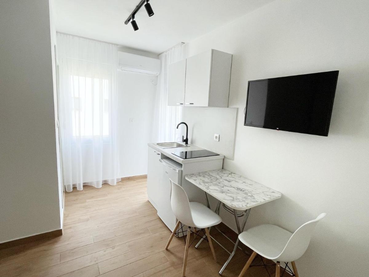 Lana Apartmani Bar Esterno foto