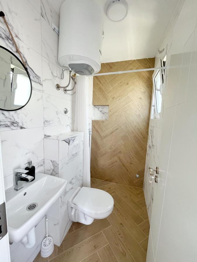 Lana Apartmani Bar Esterno foto
