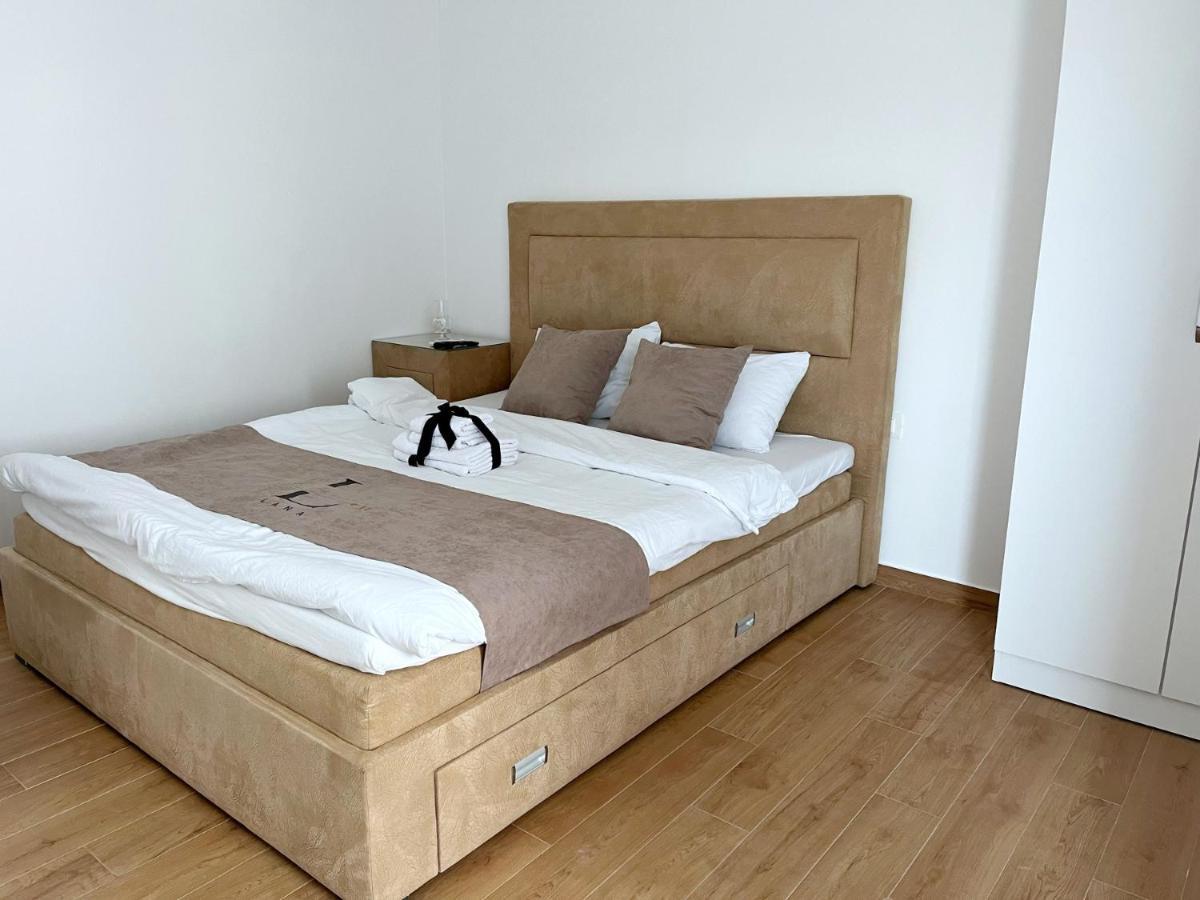 Lana Apartmani Bar Esterno foto