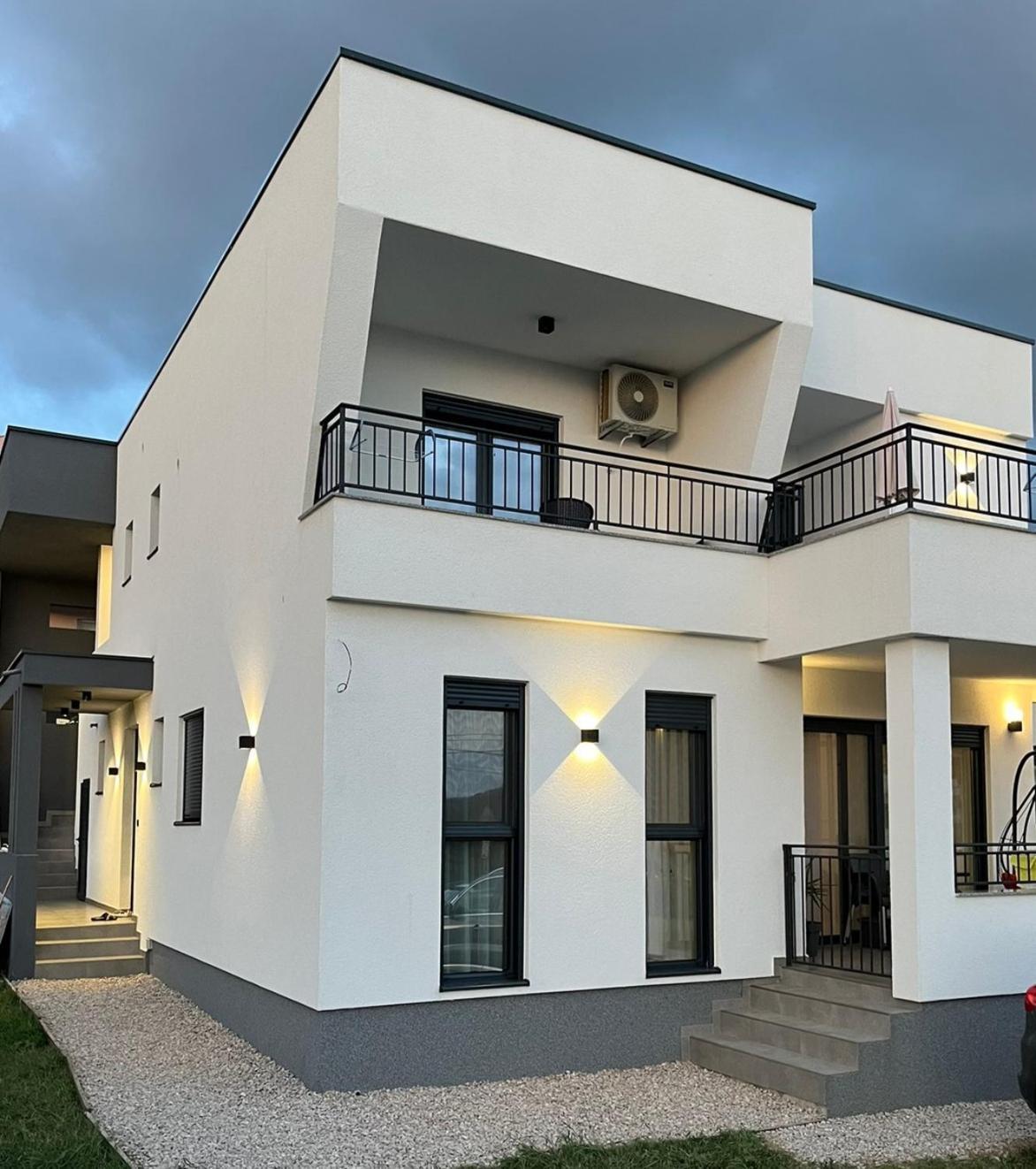 Lana Apartmani Bar Esterno foto