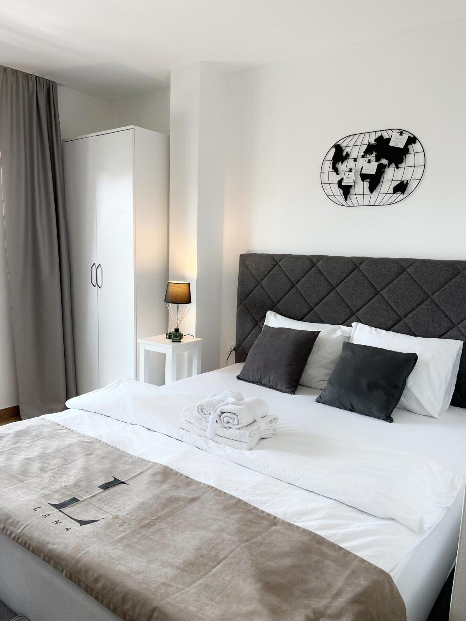 Lana Apartmani Bar Esterno foto